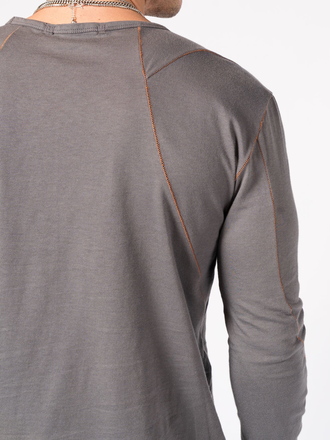 Long-Sleeve T-Shirt with Contrast Stitching - INN7