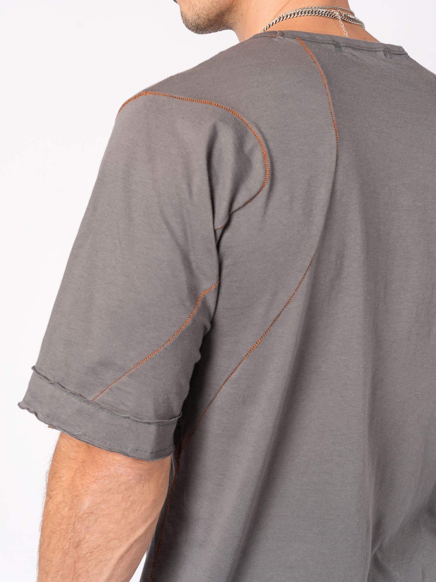 T-Shirt with Adjustable Side Buckles - INN7