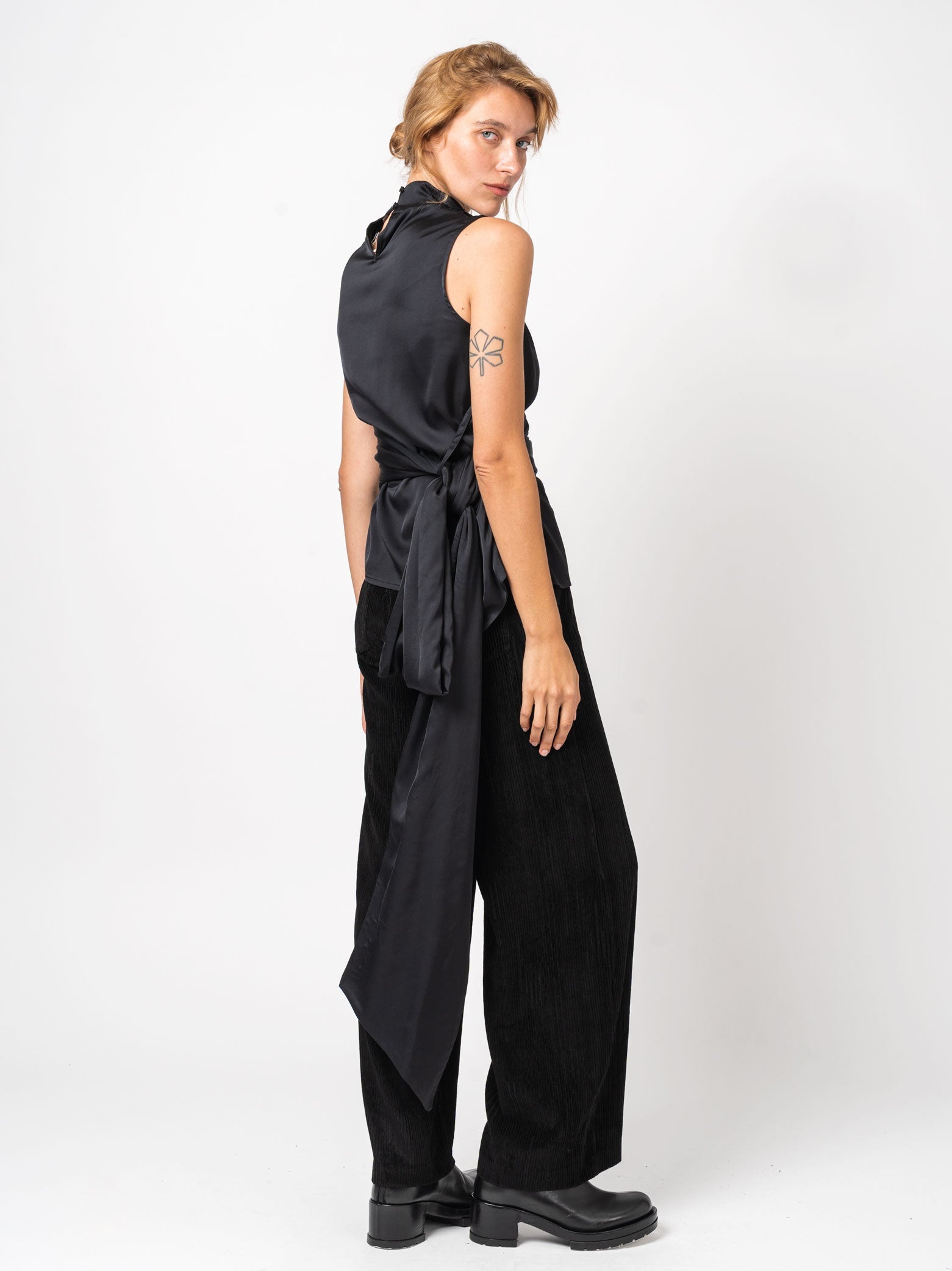 Wide-Leg Corduroy Pants - INN7