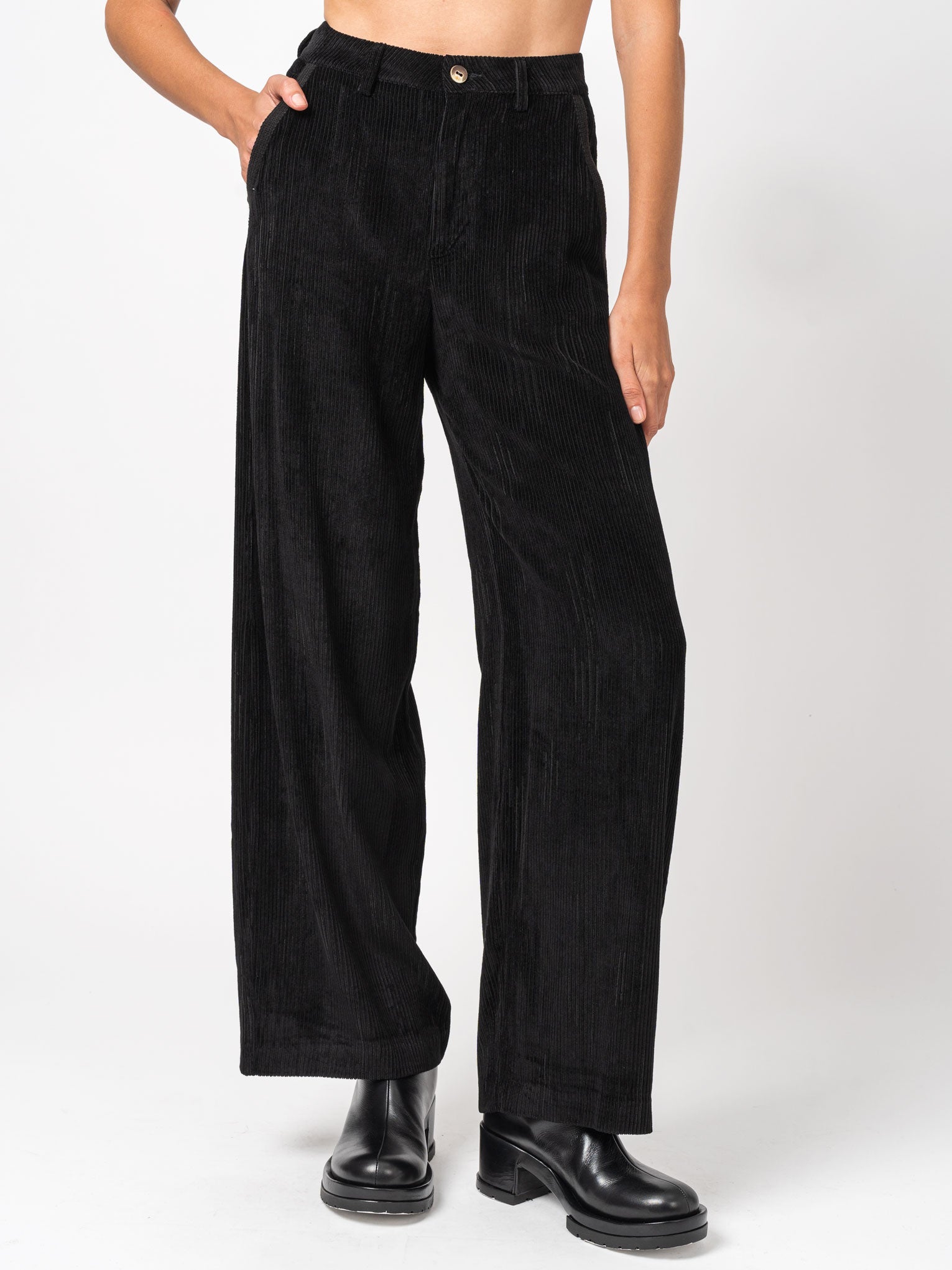Wide-Leg Corduroy Pants - INN7