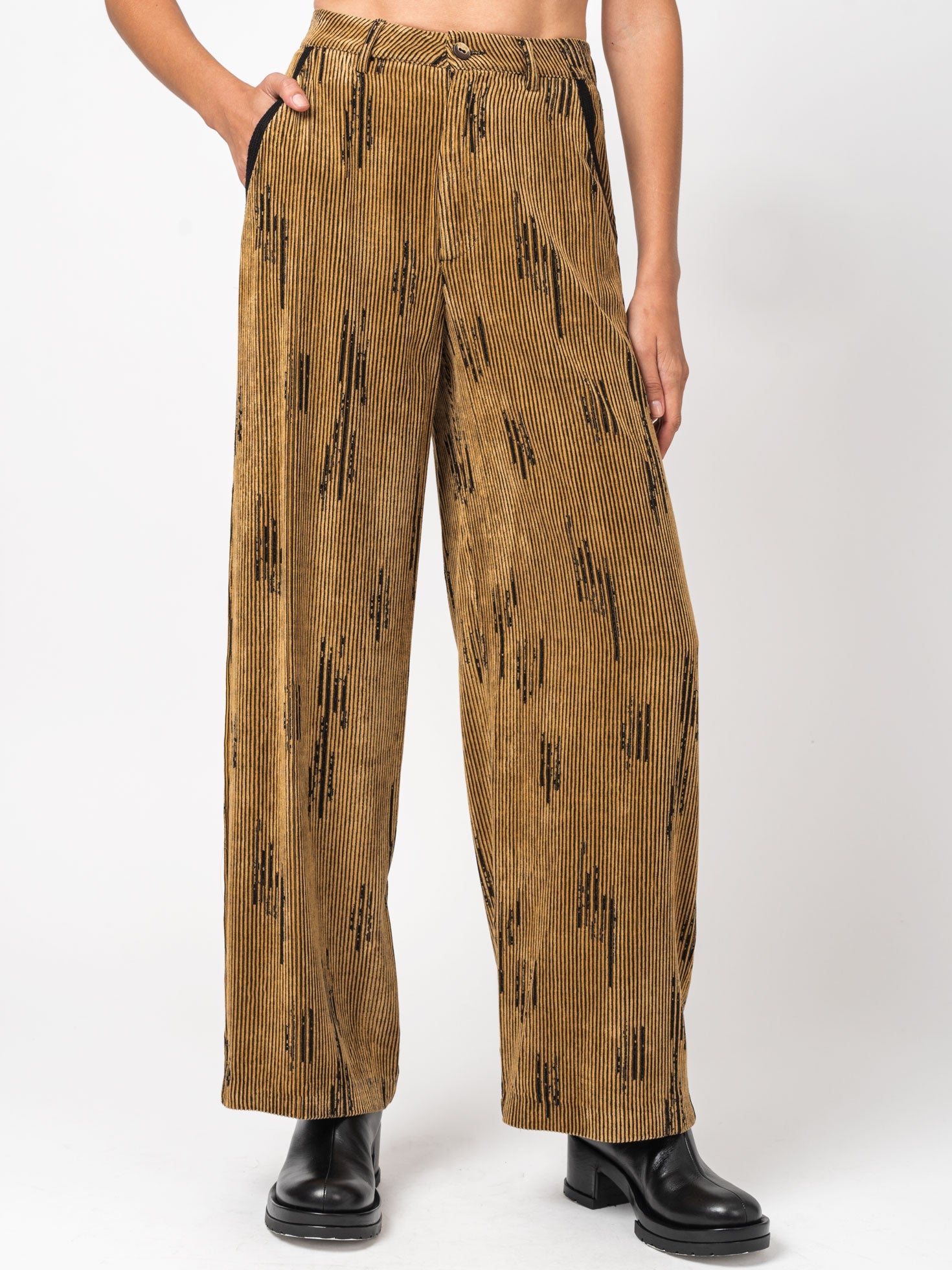 Wide-Leg Corduroy Pants - INN7