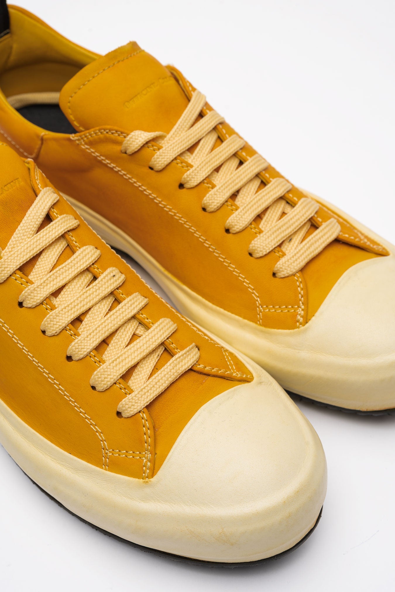 Low-Top Leather Sneakers - INN7