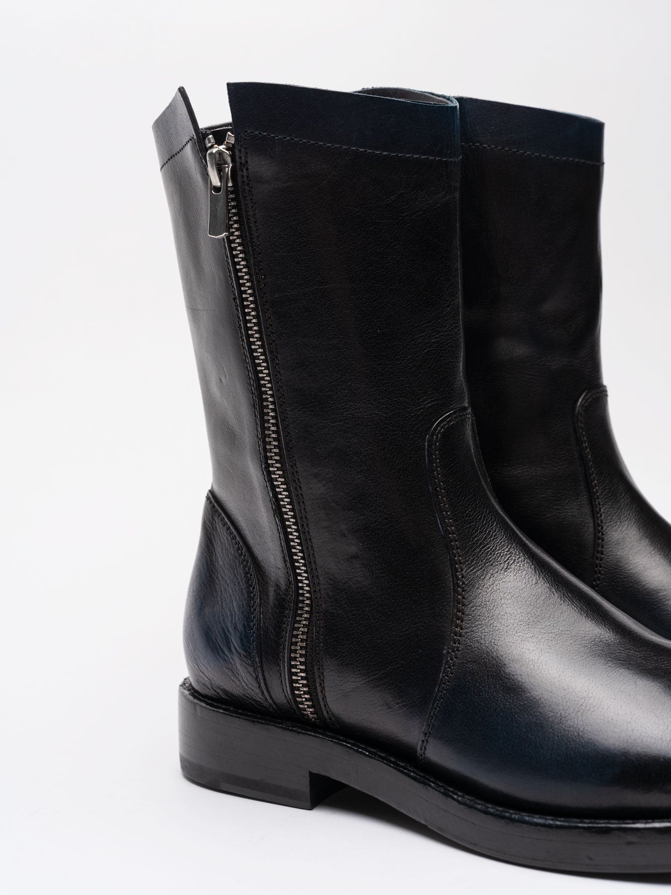 Mid-Calf Leather Boots - INN7