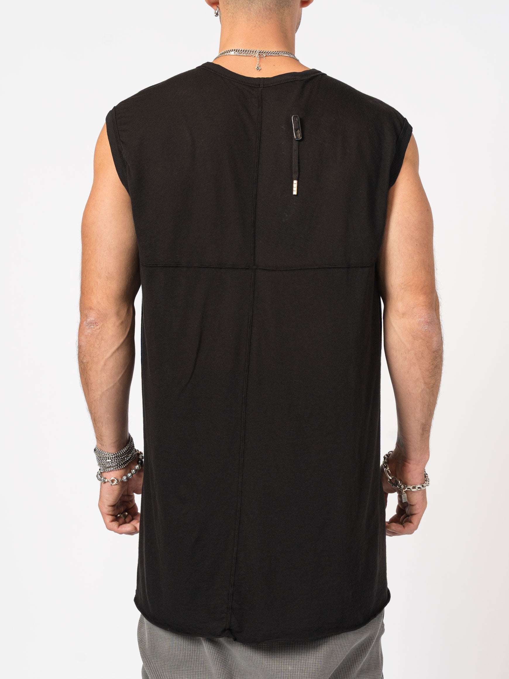 Sleeveless Top with Raw Edges - INN7