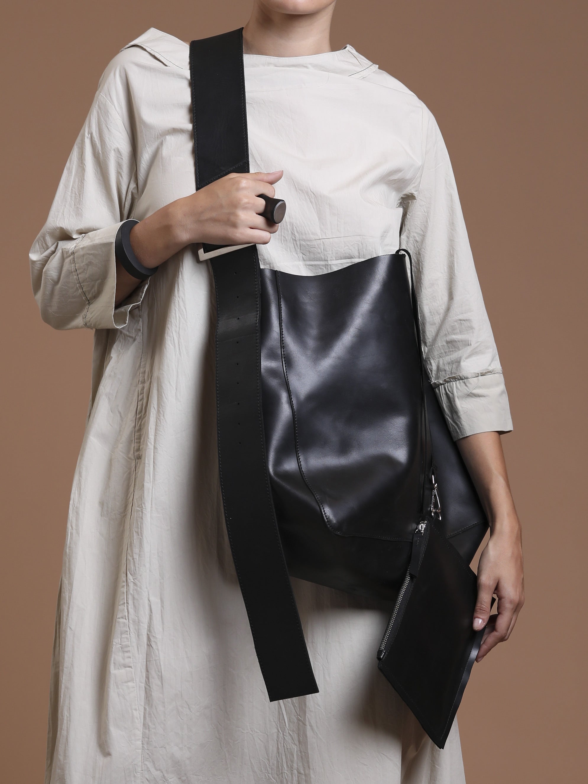 Leather Shoulder Bag - INN7