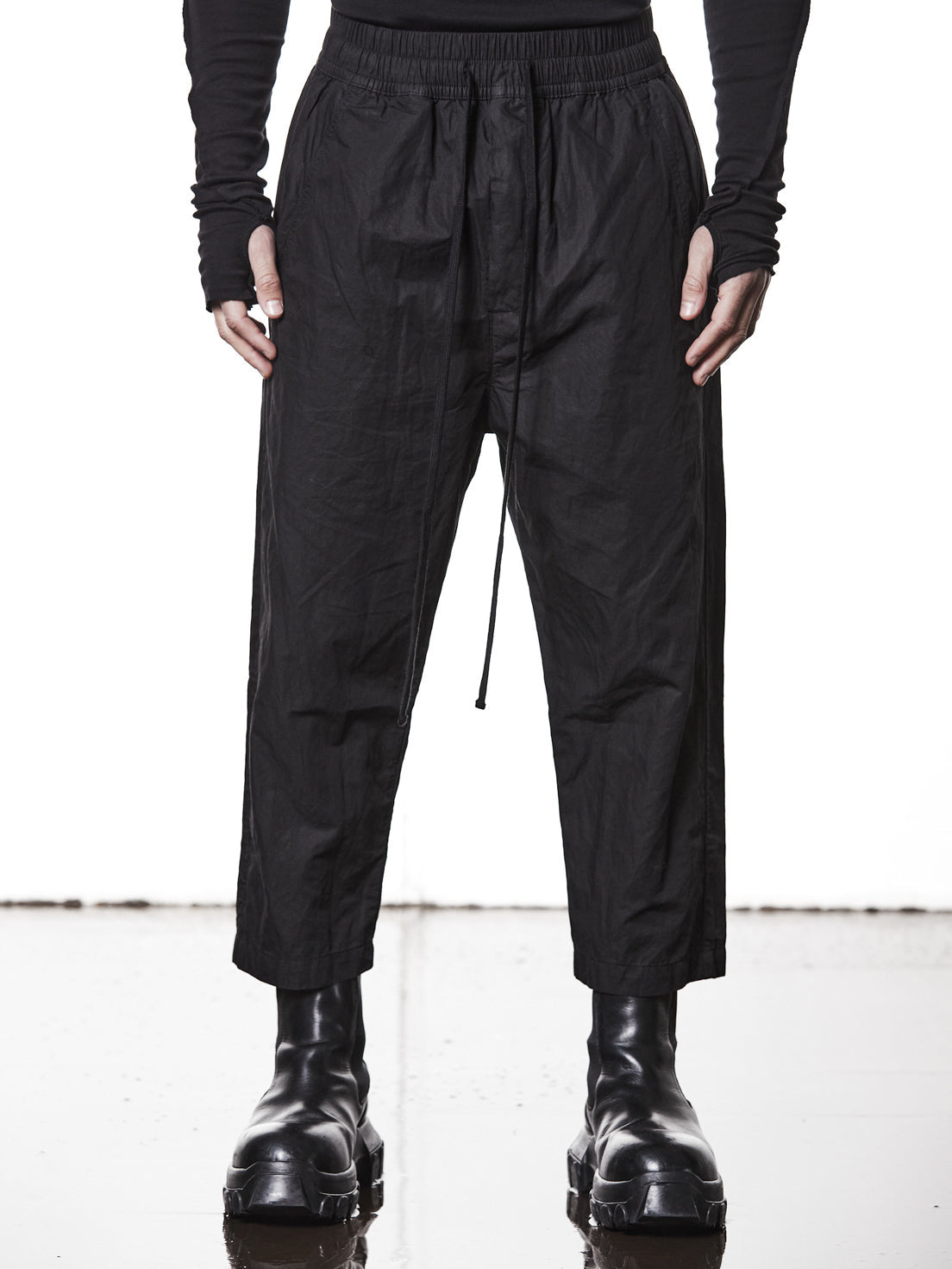 Garment-Washed Cropped Trousers