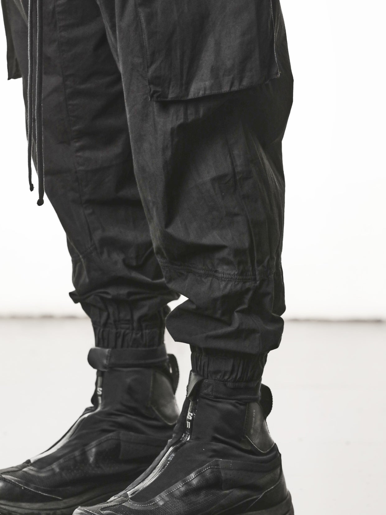 Woven Cotton Cargo Trousers - INN7