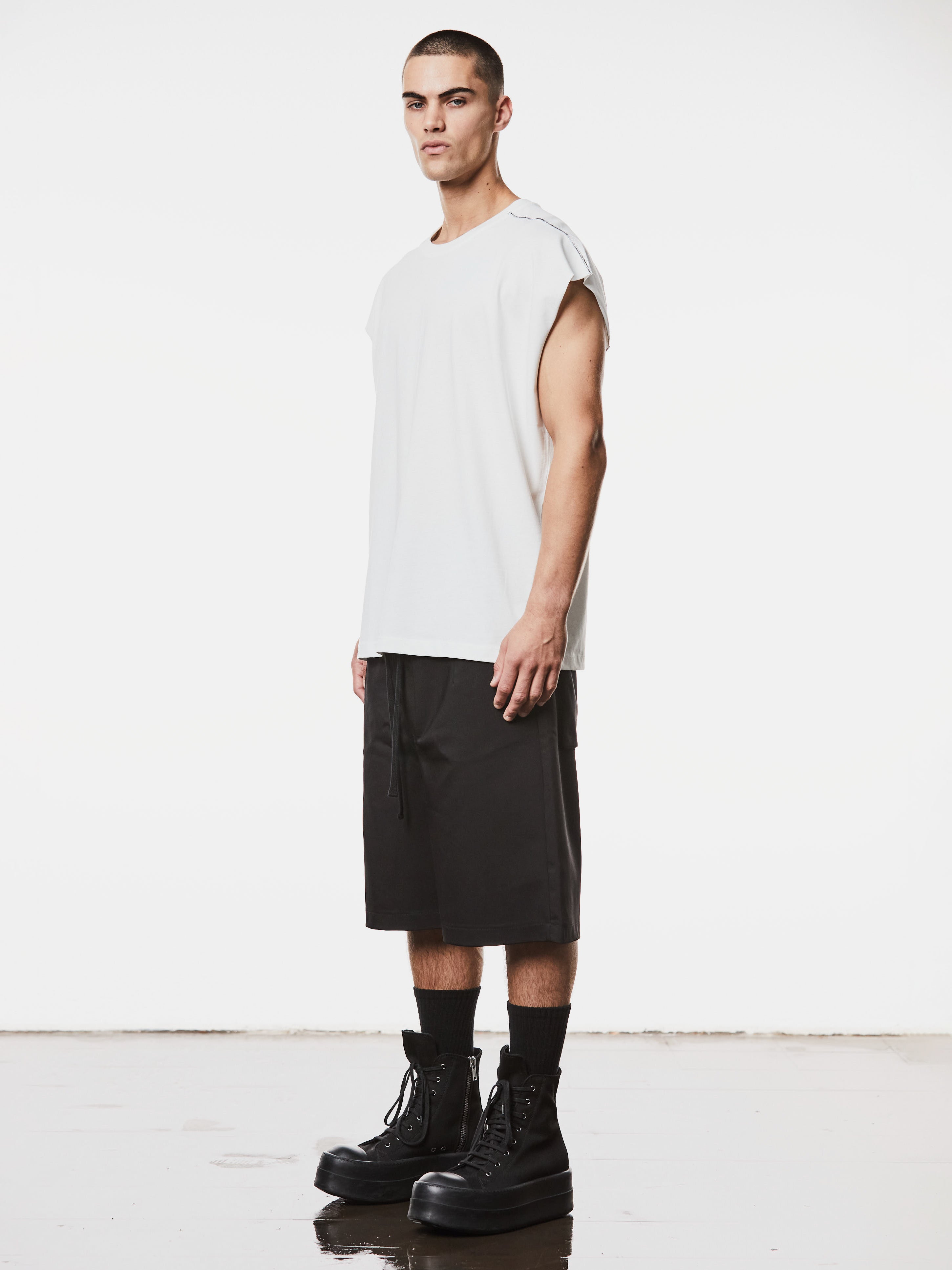 Oversized Sleeveless T-Shirt - INN7