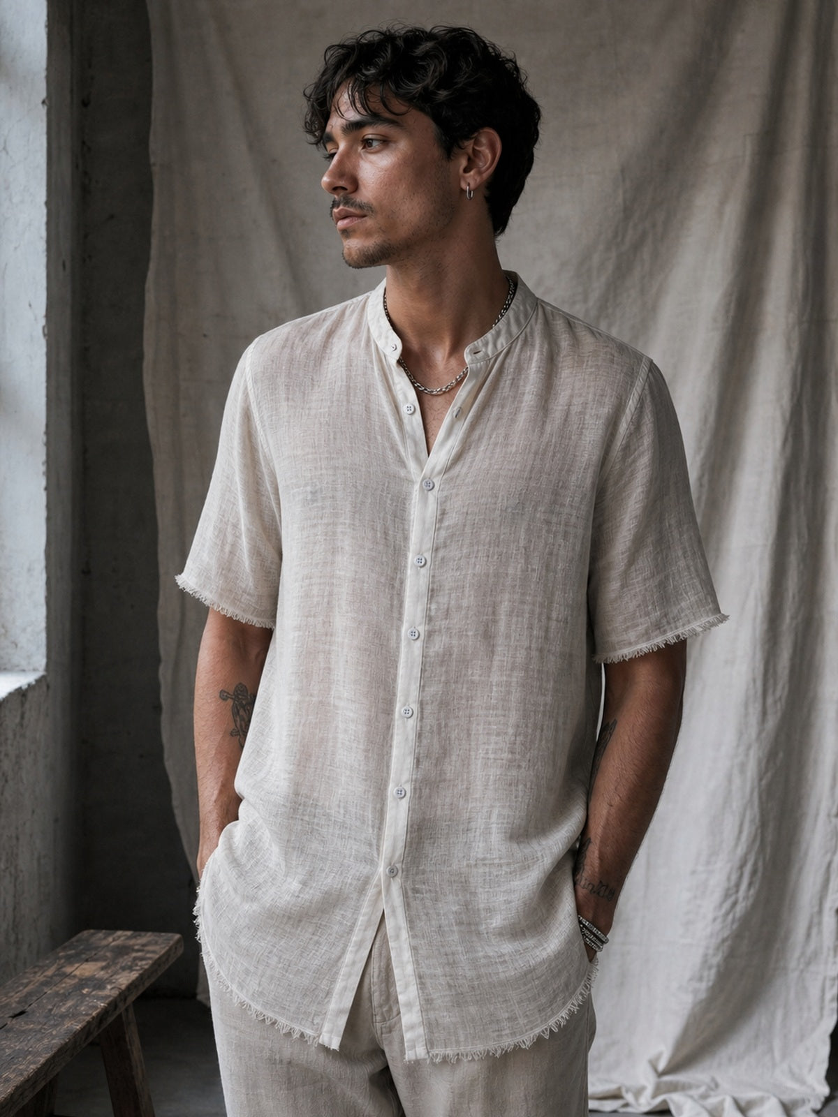 AITO Sheer Cotton Short-Sleeve Shirt, תצוגת לבישה עריכתית