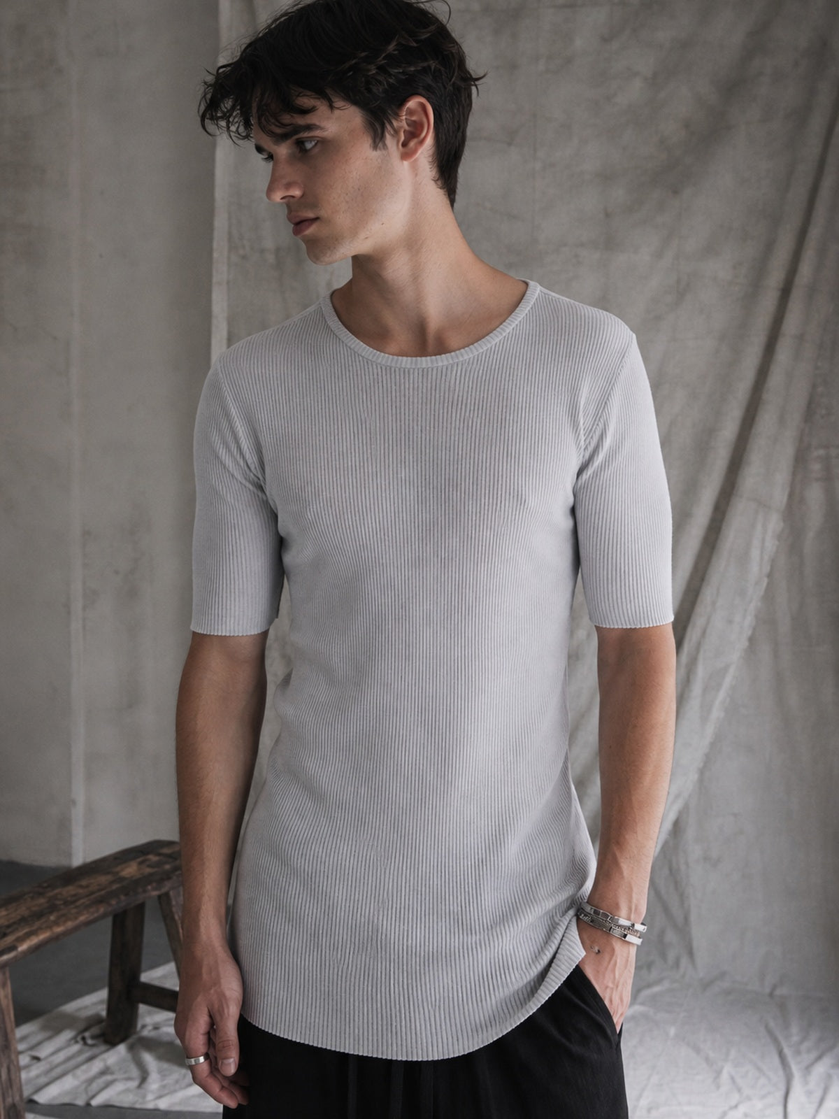 AITO Ribbed T-shirt, תצוגת לבישה עריכתית