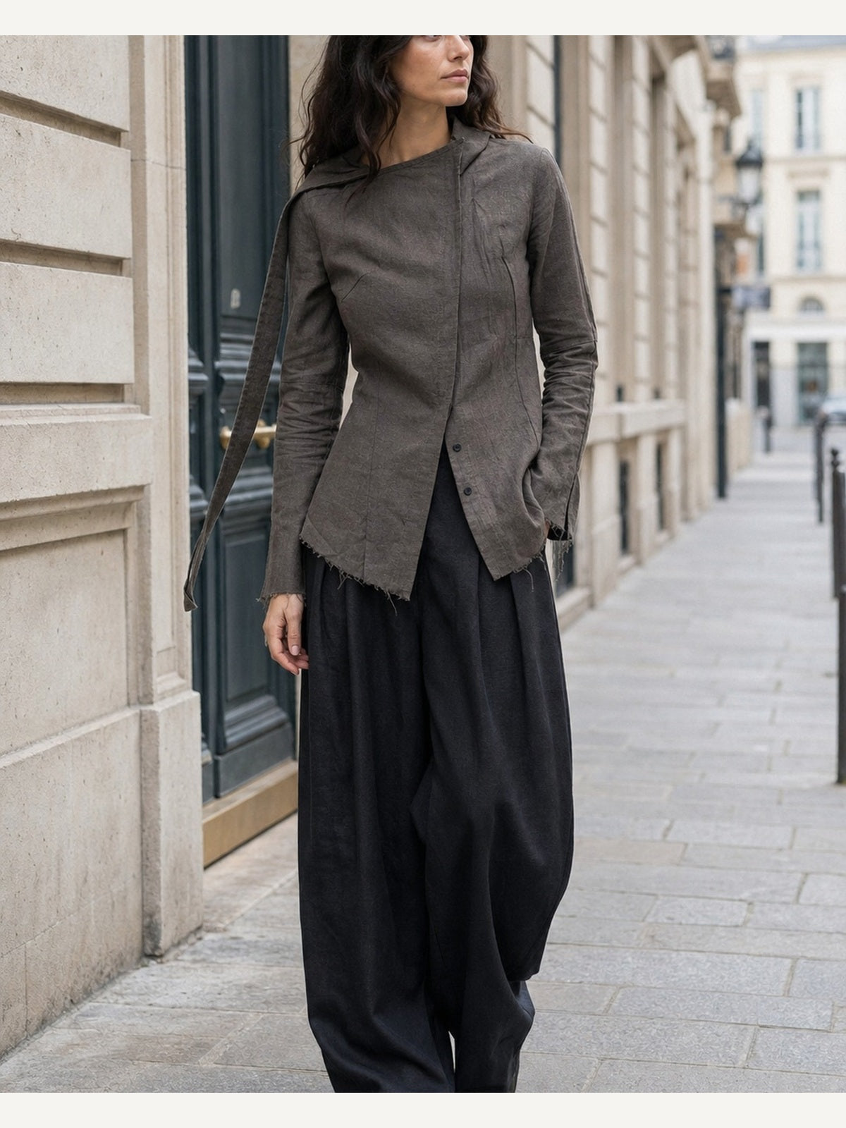 תמונת אווירה עריכתית של INN7 עבור Asymmetrical Shirt — 139DEC
