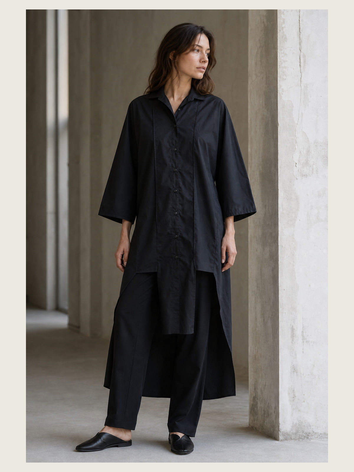 תמונת אווירה עריכתית של INN7 עבור Japanese Poplin Longline Shirt — DEVA KANYA