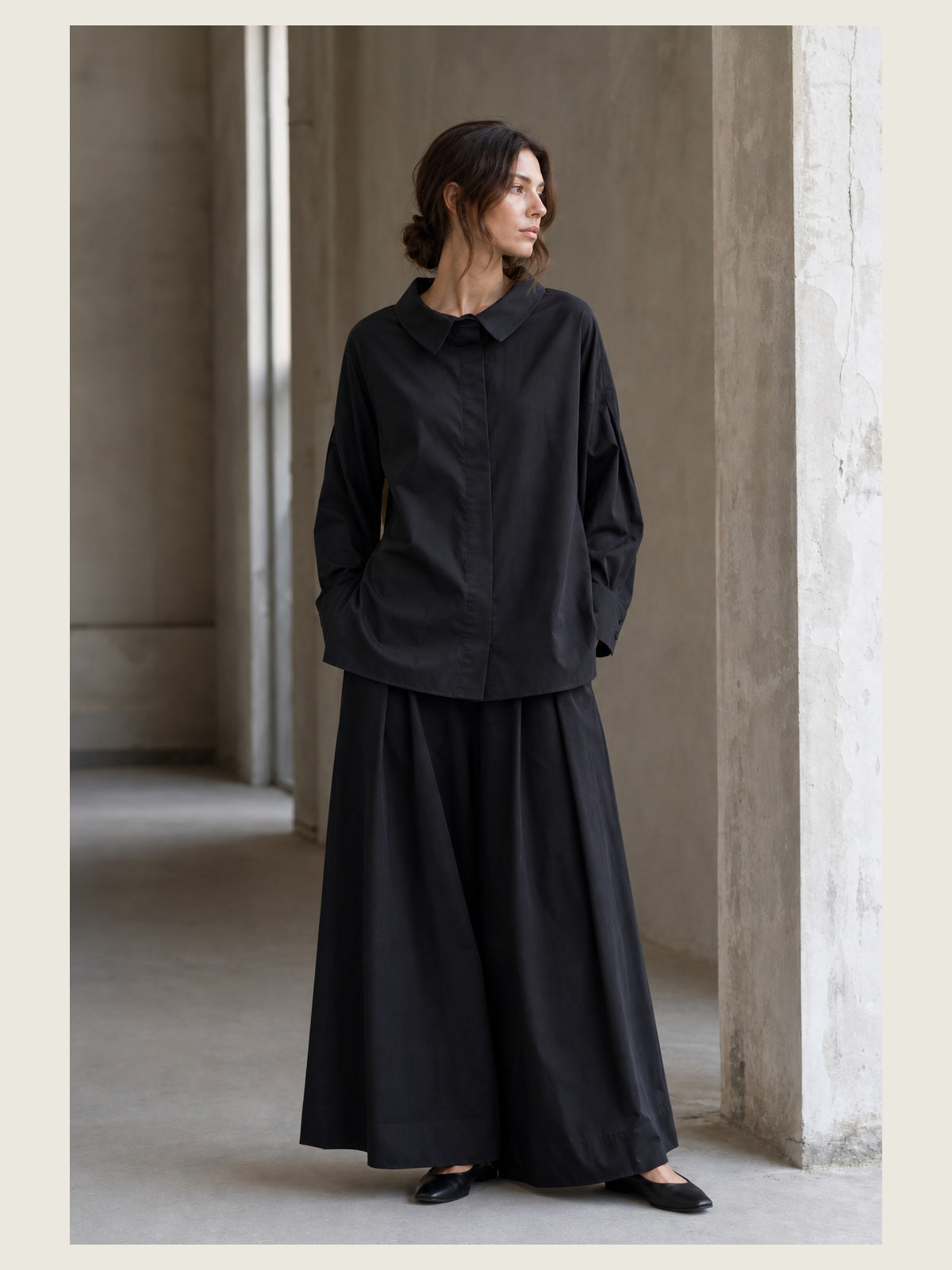 תמונת אווירה עריכתית של INN7 עבור Oversize Shirt — 139DEC