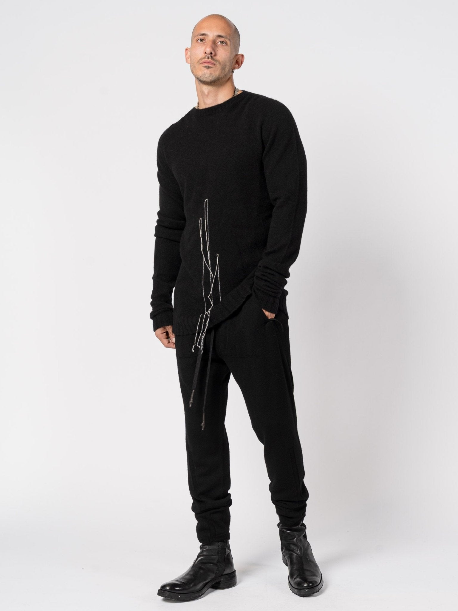 Medium Cashmere Knit with Embroidery - by MD75