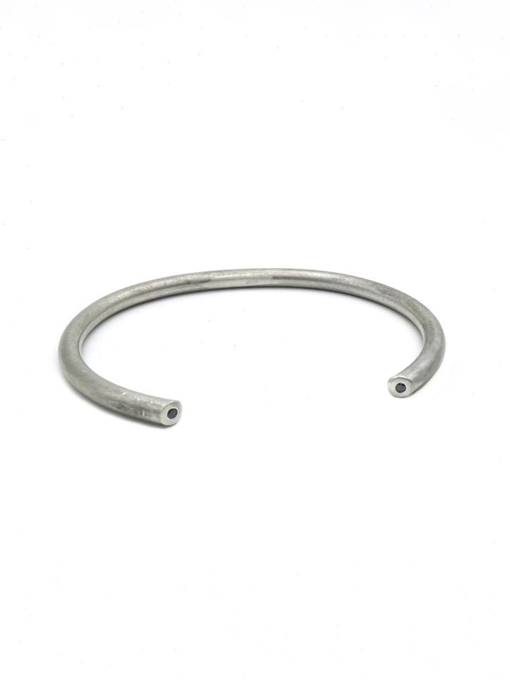 Round Cuff with Black Diamonds - INN7