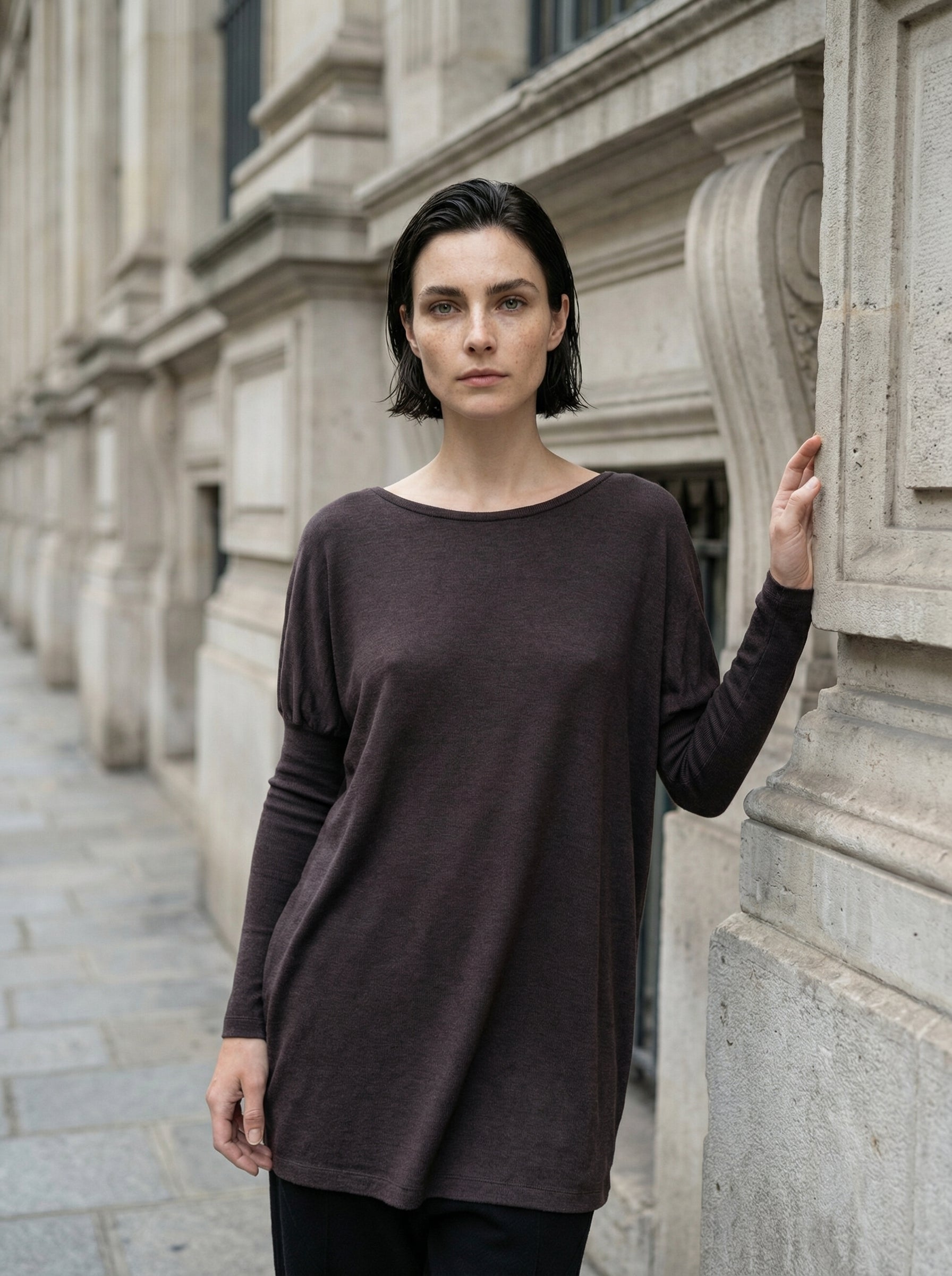 TRANSIT - T-SHIRT - Three Quarter - Detail Focus