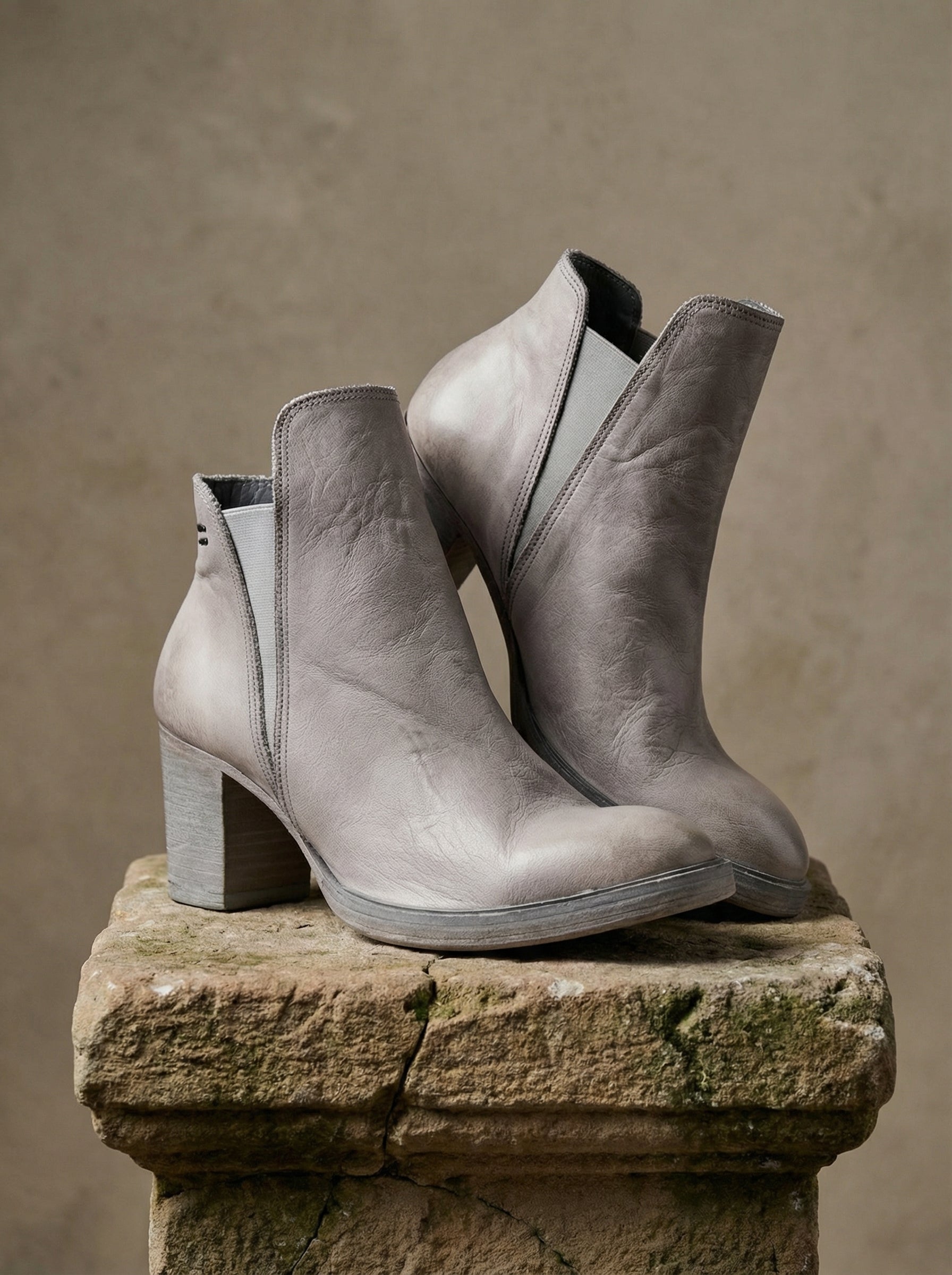 THE LAST CONSPIRACY - AASE - Editorial Product Shot