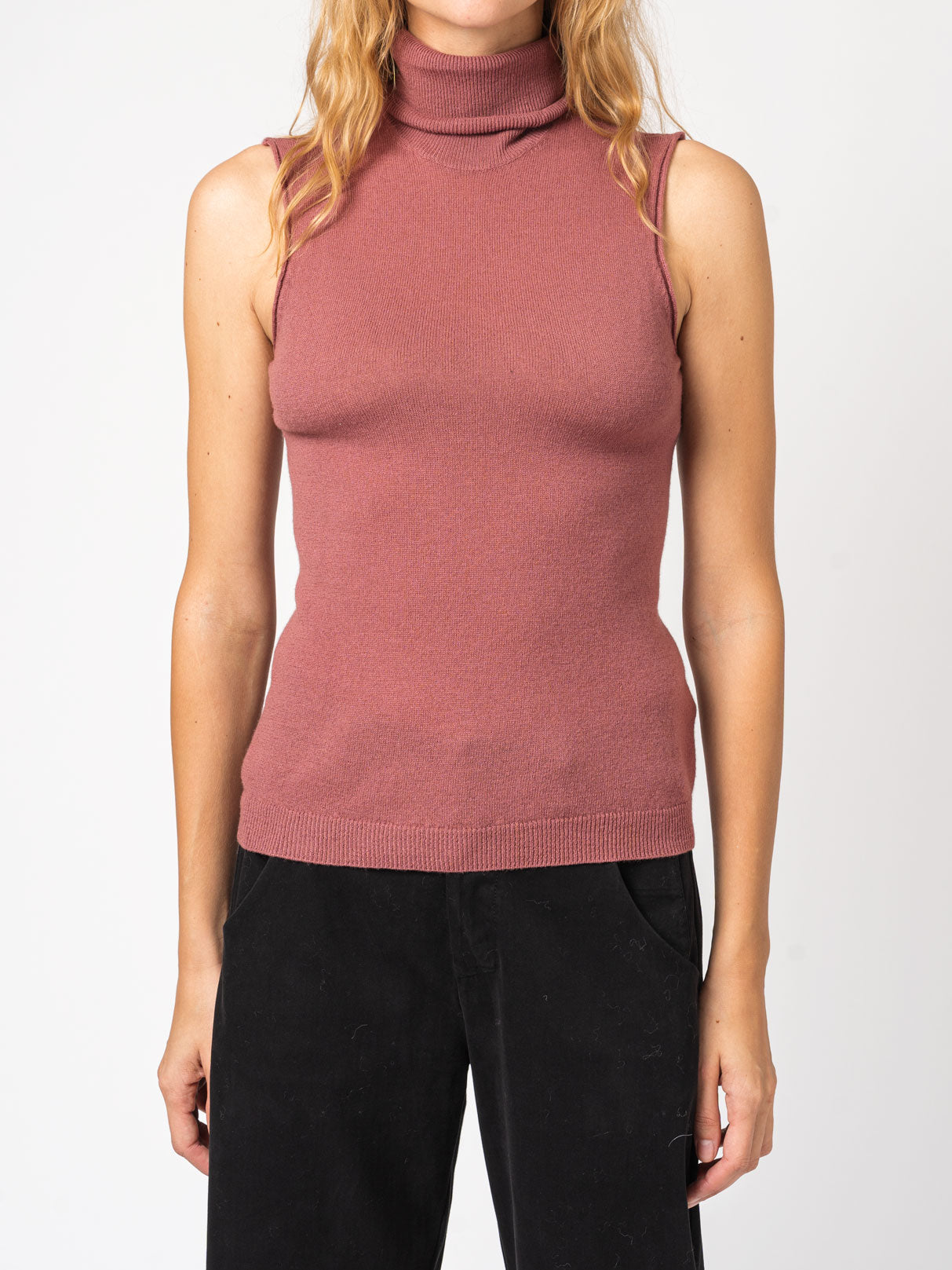 Sleeveless Cashmere Turtleneck Knit