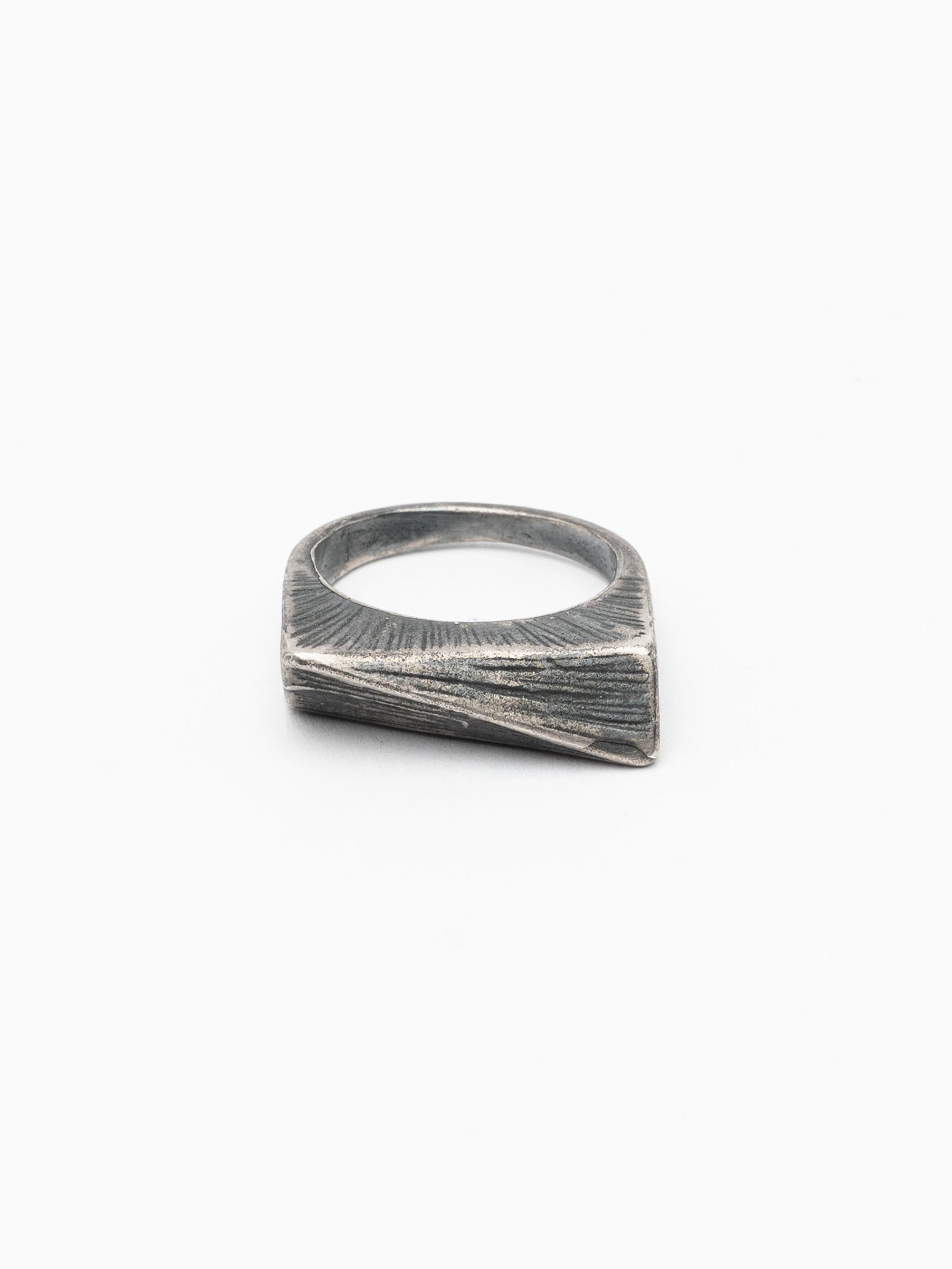 Triangle-Cut Ring