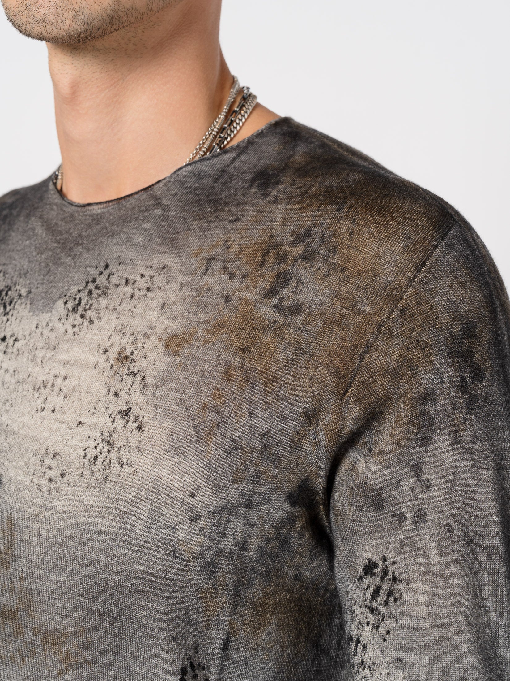 Light Wool Knit with Salt Treatment