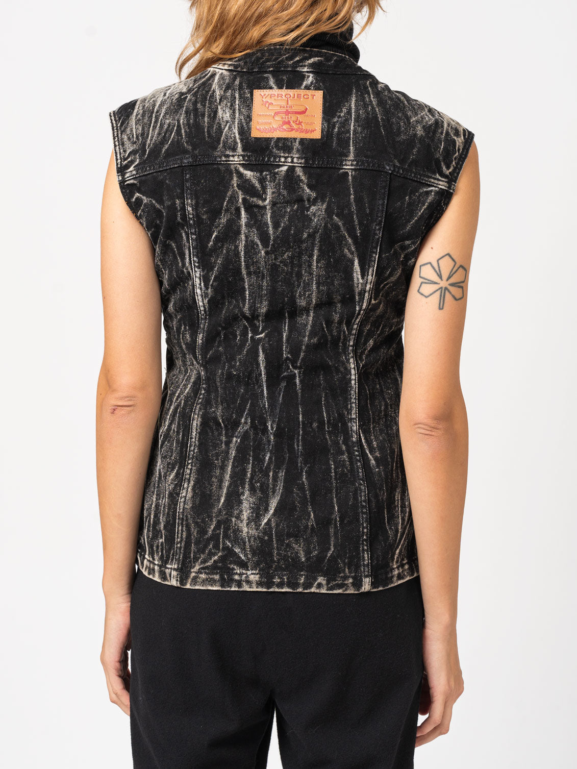 Whiskering-Effect Vest