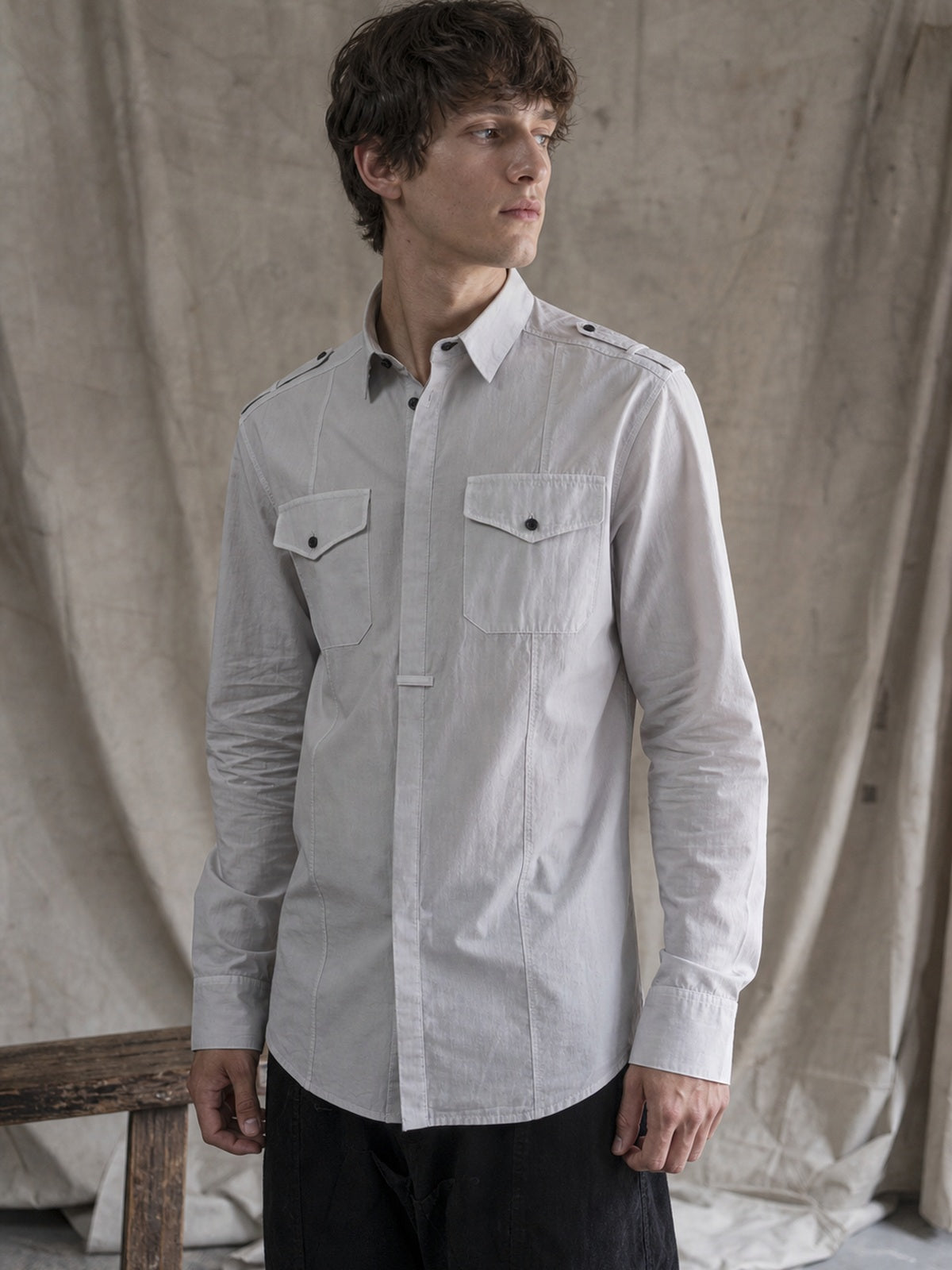 AITO BOTTONED SHIRT, תצוגת לבישה עריכתית