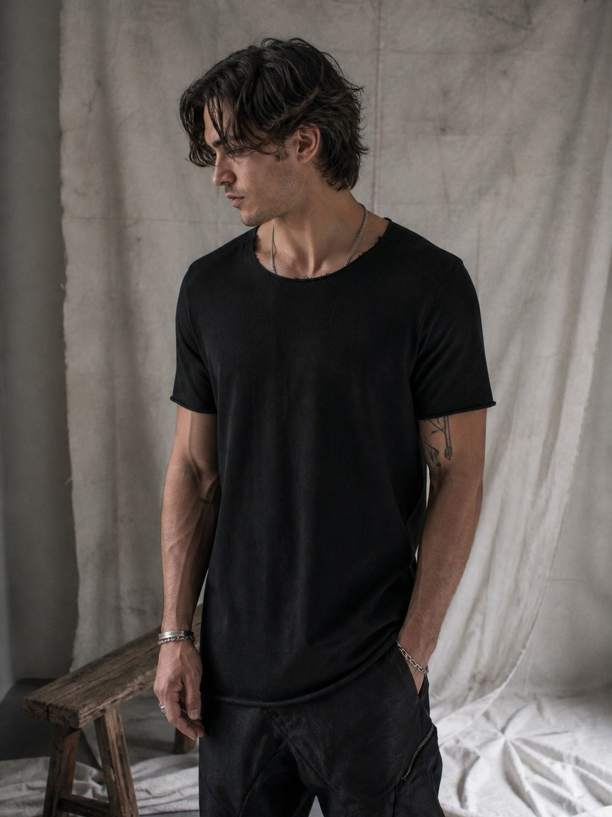AITO TSHIRT, תצוגת לבישה עריכתית