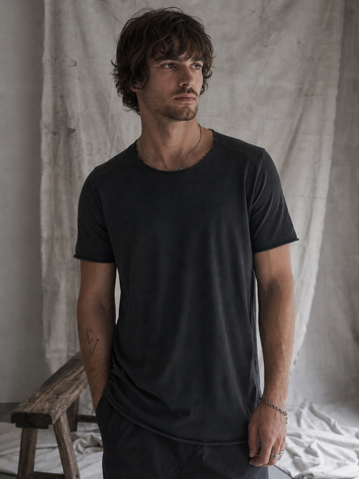 AITO TSHIRT, תצוגת לבישה עריכתית