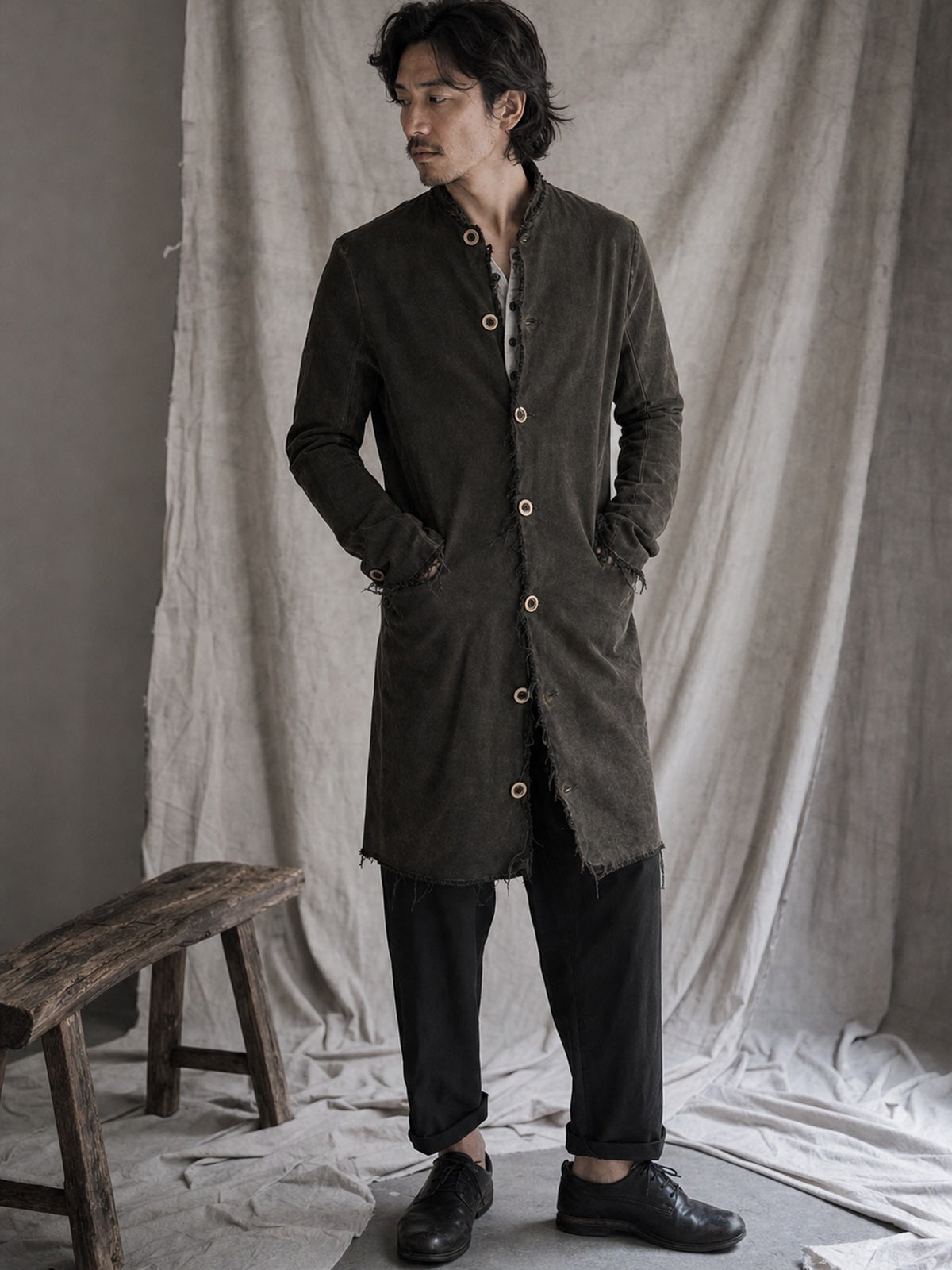 AITO Washed Cotton Long Buttoned Coat, תצוגת לבישה עריכתית