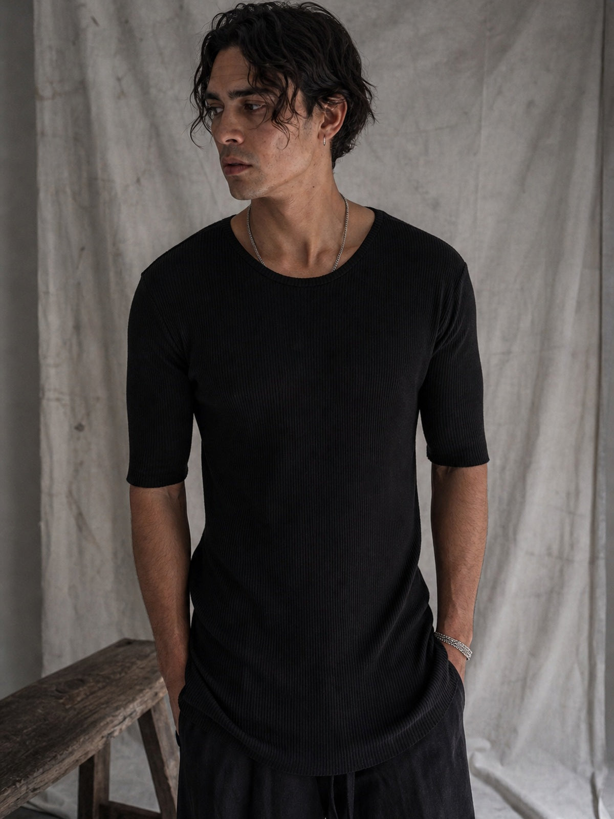 AITO Ribbed T-shirt, תצוגת לבישה עריכתית