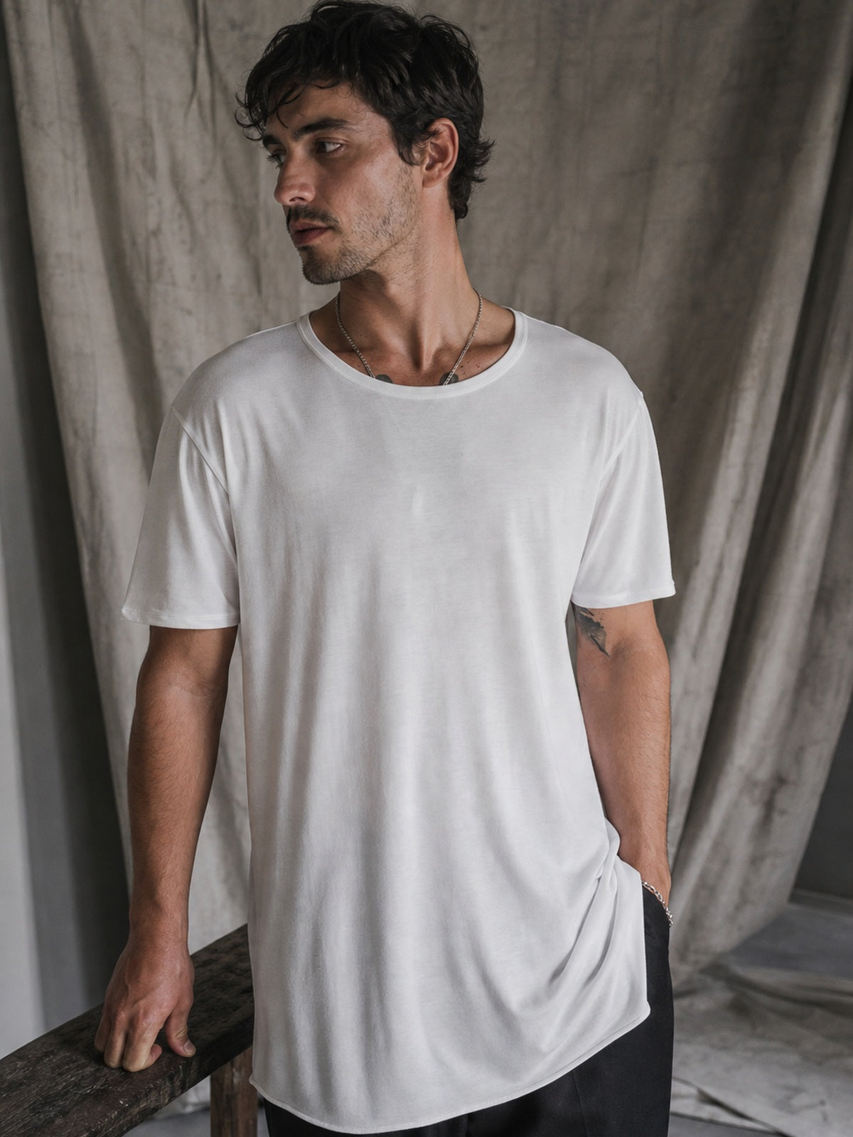 AITO T-SHIRT, תצוגת לבישה עריכתית