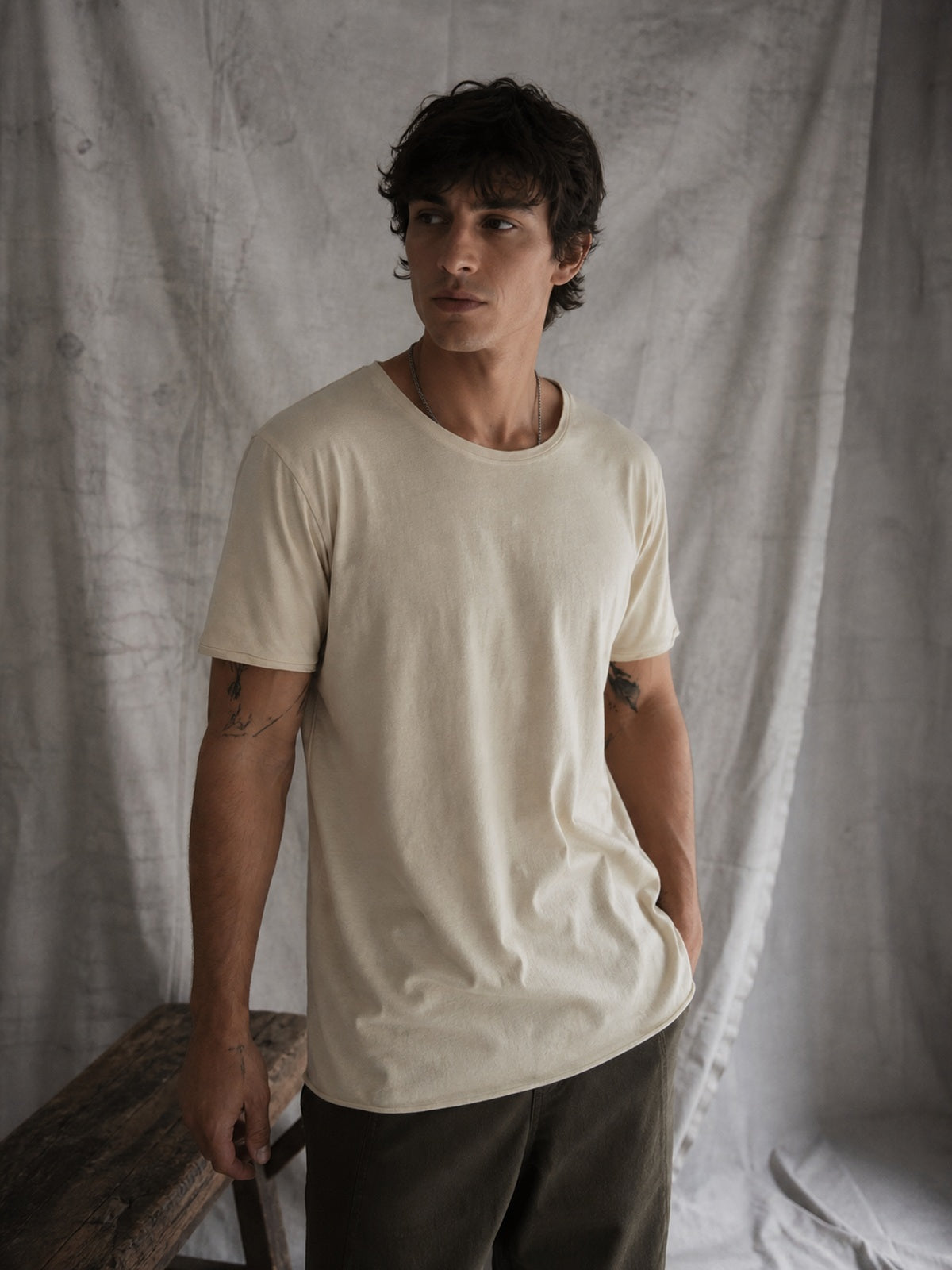 AITO T-SHIRT, תצוגת לבישה עריכתית