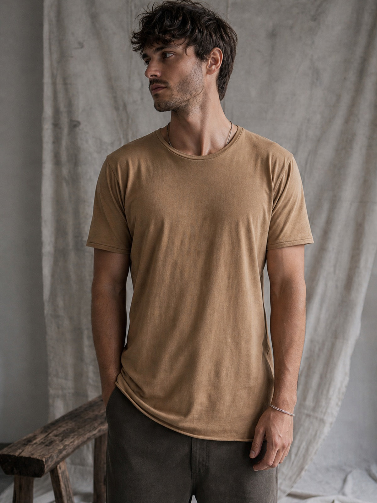 AITO T-SHIRT, תצוגת לבישה עריכתית