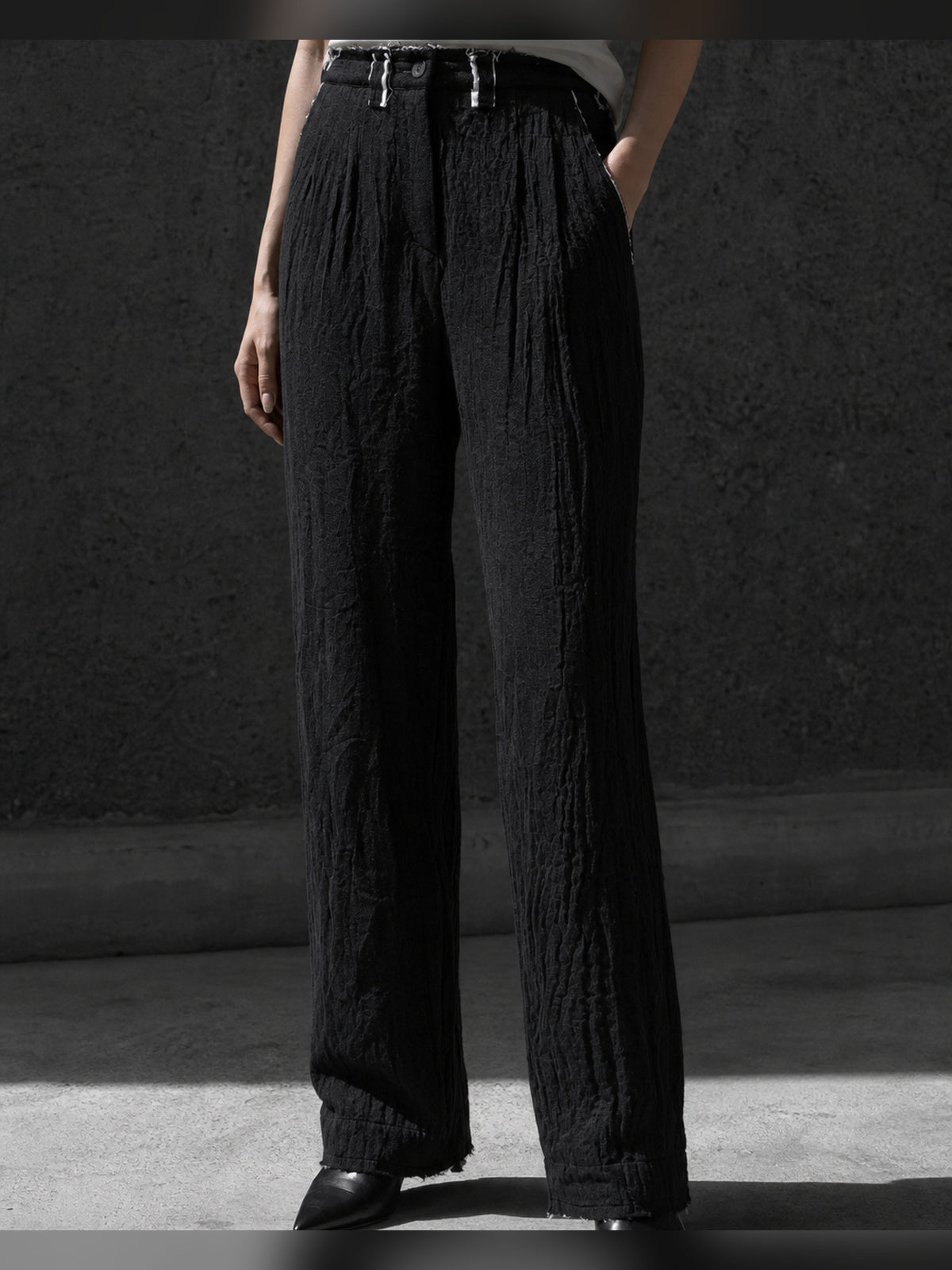 תמונת אווירה של INN7 עבור PANTS — NOSTRA SANTISSIMA