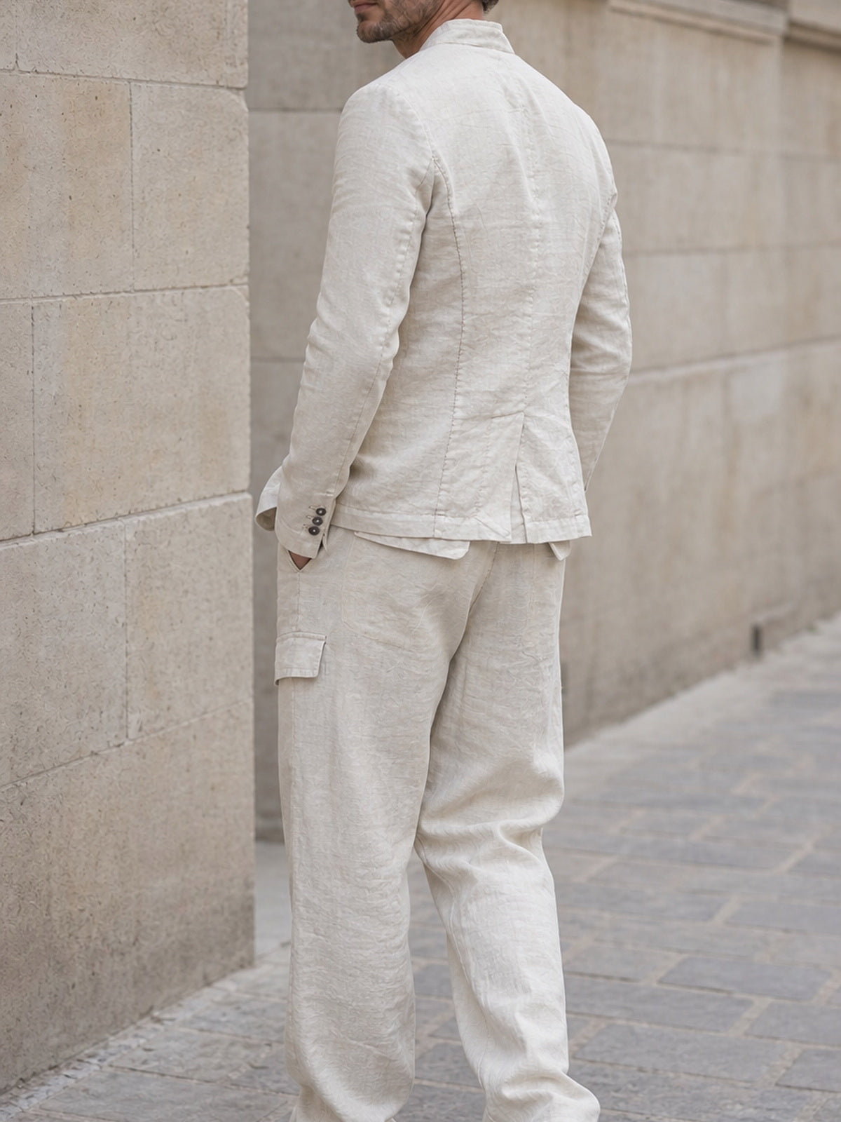MASNADA Collarless Structured Jacket — זווית צד וגב בתמונת אווירה, INN7