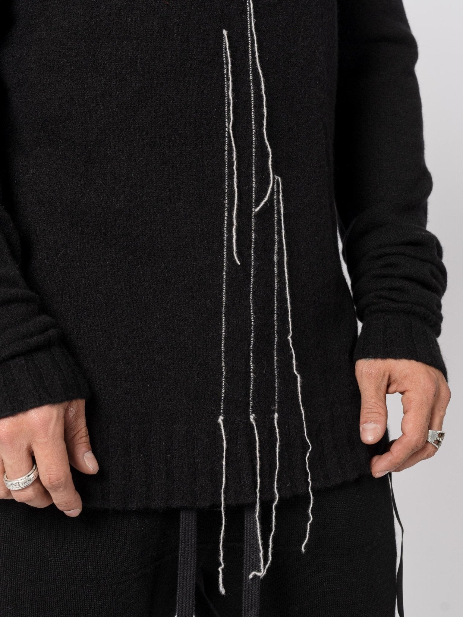 Medium Cashmere Knit with Embroidery - by MD75