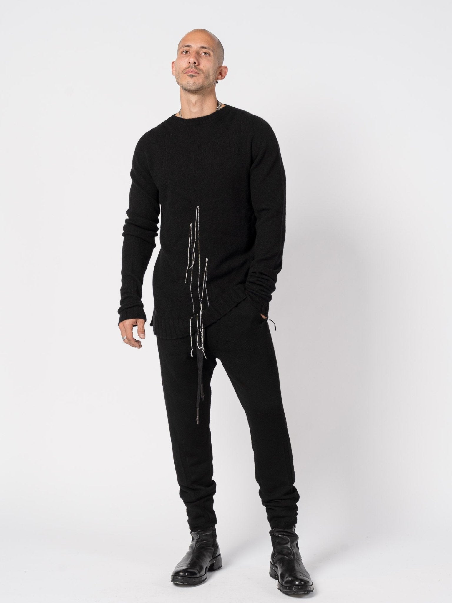 Medium Cashmere Knit with Embroidery - by MD75